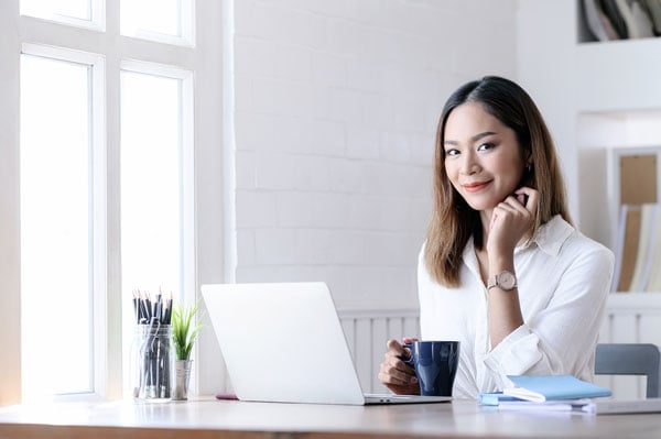 Contact-Support–Visit-the-Help-Desk